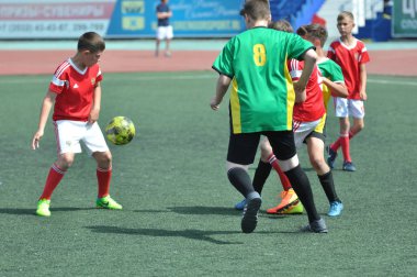 Orenburg, Rusya - 2 Haziran 2019 yıl: Erkekler futbol oynuyor
