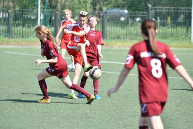 Orenburg, Rusya-12 Haziran 2019 yıl: kızlar futbol oynuyor