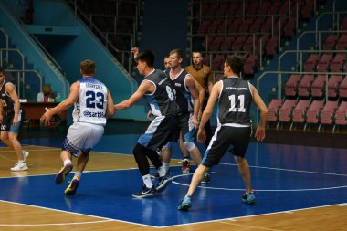 Orenburg, Rusya - 13-16 Haziran 2019 yıl: Erkekler basketbol oynuyor