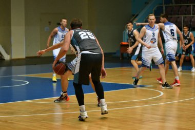 Orenburg, Rusya - 13-16 Haziran 2019 yıl: Erkekler basketbol oynuyor