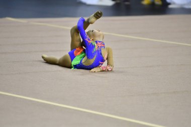 Orenburg, Rusya Federasyonu - 25 Kasım 2017 yıl: kız rekabet ritmik jimnastik