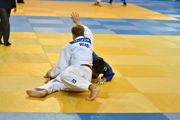 Orenburg, Rusia - 21 de octubre de 2017: Los niños compiten en Judo —  Fotos de Stock