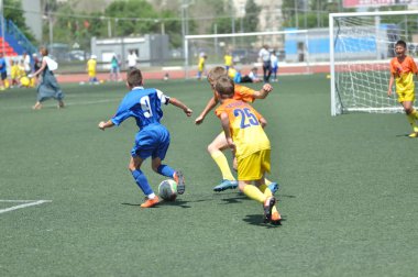 Orenburg, Rusya - 2 Haziran 2019 yıl: Erkekler futbol oynuyor