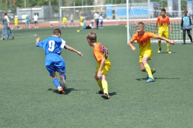 Orenburg, Rusya - 2 Haziran 2019 yıl: Erkekler futbol oynuyor