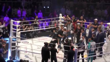Orenburg, Rusya Federasyonu - 15 Haziran 2018 yıl: savaşçılar karışık dövüş sanatları (M-1 Challenge 94) turnuvasında 