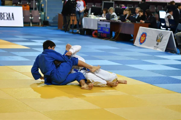 Orenburg, Rusya Federasyonu - 21 Ekim 2017: Boys rekabet Judo