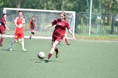 Orenburg, Rusya-12 Haziran 2019 yıl: kızlar futbol oynuyor