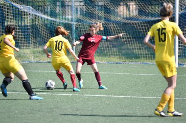 Orenburg, Rusya-12 Haziran 2019 yıl: kızlar futbol oynuyor