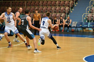 Orenburg, Rusya - 13-16 Haziran 2019 yıl: Erkekler basketbol oynuyor
