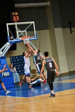 Orenburg, Rusya - 13-16 Haziran 2019 yıl: Erkekler basketbol oynuyor