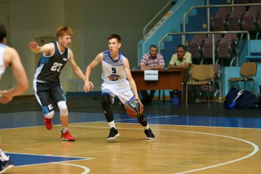 Orenburg, Rusya - 13-16 Haziran 2019 yıl: Erkekler basketbol oynuyor