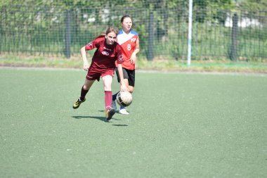 Orenburg, Rusya-12 Haziran 2019 yıl: kızlar futbol oynuyor