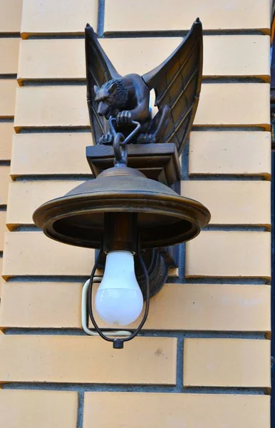 Lantern on the wall — Stock Photo, Image
