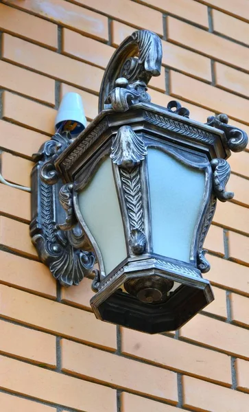 Lantern on the wall — Stock Photo, Image