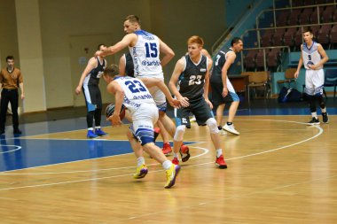 Orenburg, Rusya - 13-16 Haziran 2019 yıl: Erkekler basketbol oynuyor