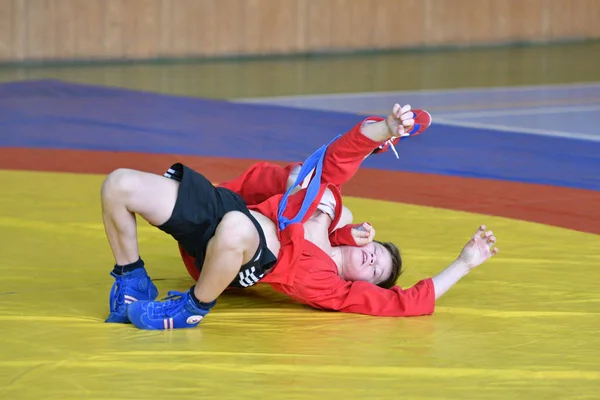 Orenburg, Rusko - 23 února 2019: Chlapci soutěží Sambo — Stock fotografie