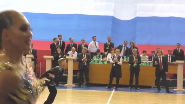 Orenburg Ryssland Maj 2019 Flicka Och Pojke Dansa Konkurrens City — Stockvideo