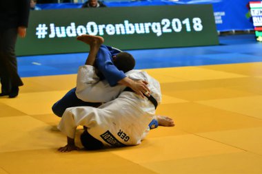 Orenburg, Rusya Federasyonu - Mayıs 12-13 yıl 2018: Boys rekabet Judo