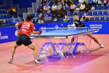 Orenburg, Rusya Federasyonu - 28 Eylül 2017 yıl: çocuk oyun Masa Tenisi rekabet