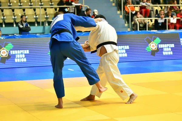 Orenburg, Rusya Federasyonu - Mayıs 12-13 yıl 2018: Boys rekabet Judo — Stok fotoğraf