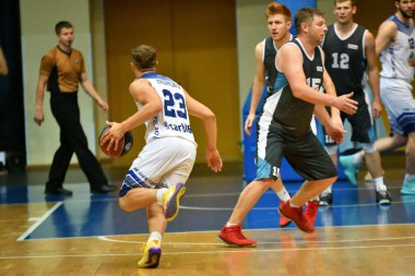 Orenburg, Rusya - 13-16 Haziran 2019 yıl: Erkekler basketbol oynuyor