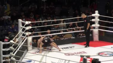 Orenburg, Rusya - 30 Ağustos 2019: Erkekler Uluslararası Dövüş Sanatları Turnuvası (MMA) M - 1 Challenge 104