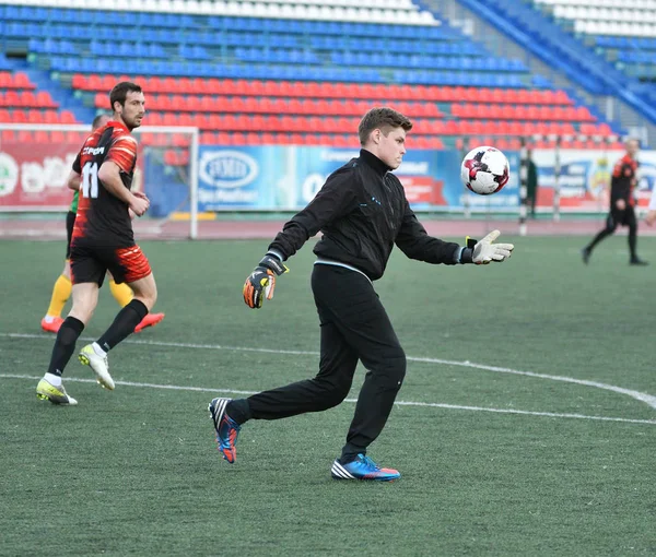 Orenburg, Rosja 8 czerwca 2017 roku: chłopcy grają w piłkę nożną — Zdjęcie stockowe