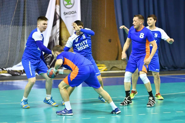 Orenburg, Federacja Rosyjska - 11-13 lutego 2018 roku: chłopców grać w piłkę ręczną — Zdjęcie stockowe
