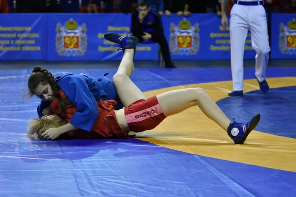 Orenburg, Federacja Rosyjska - 16 lutego 2019: dziewczyny konkursy Sambo — Zdjęcie stockowe