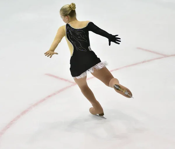 소녀 스케이트 — 스톡 사진