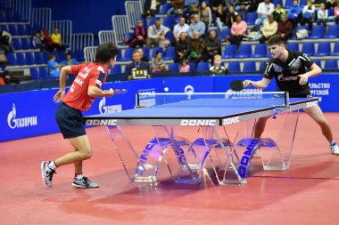 Orenburg, Rusya Federasyonu - 28 Eylül 2017 yıl: çocuk oyun Masa Tenisi rekabet