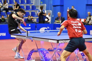 Orenburg, Rusya Federasyonu - 28 Eylül 2017 yıl: çocuk oyun Masa Tenisi rekabet