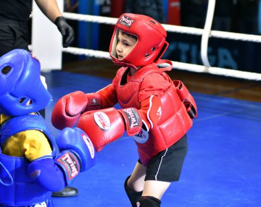 Orenburg, Rusya - 20 Ekim 2019: Erkekler Tayland boksunda yarışıyor