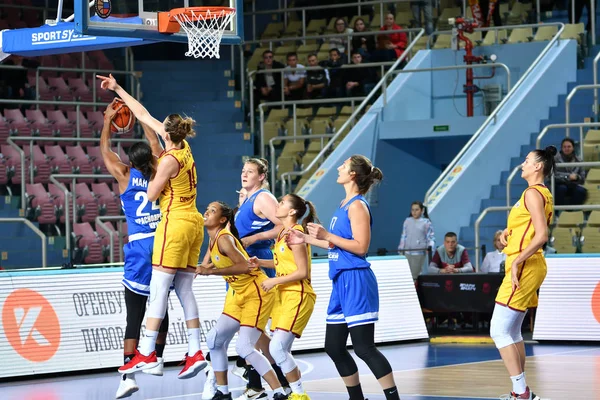 Orenburg, Rusland - 3 oktober 2019: Meisjes basketballen — Stockfoto
