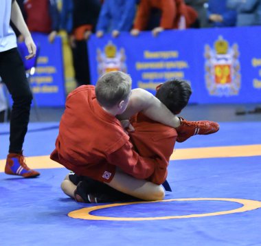 Orenburg, Rusya - 16 Şubat 2019: Çocuklar yarışmalar Sambo