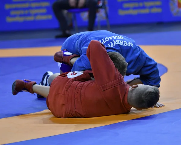 Orenburg, Federacja Rosyjska - 16 lutego 2019: Chłopców zawody Sambo — Zdjęcie stockowe