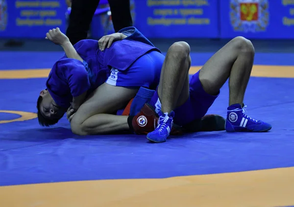 Orenburg, Rússia - 16 de fevereiro de 2019: Competições de meninos Sambo — Fotografia de Stock