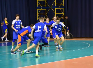 Orenburg, Rusya - 12 Şubat 2018: Orenburg 'un ilk valisi Ivan Ivanovich Neplueva anısına erkekler hentbol uluslararası hentbol turnuvasında oynuyor