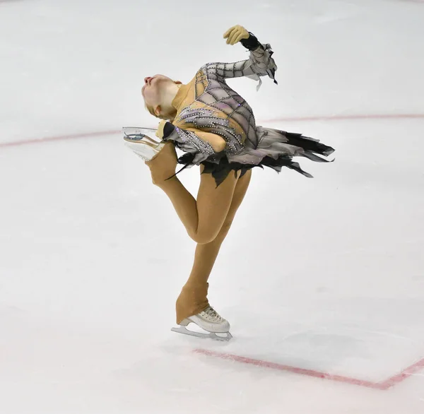 Orenburg Rusia Marzo 2018 Año Las Niñas Compiten Patinaje Artístico — Foto de Stock