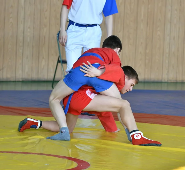 俄罗斯奥伦堡 2019年2月23日 男子比赛自卫无武器在锦标赛学校体育1号L 科瓦列夫斯基在年轻男子2005 2006年出生年 — 图库照片