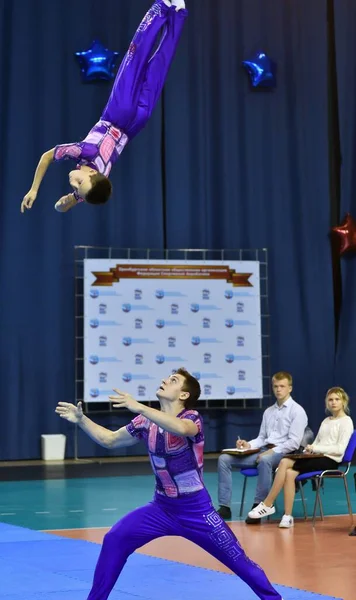 Orenburg Rosja Maja 2017 Roku Chłopcy Rywalizują Akrobacji Sportowej Open — Zdjęcie stockowe