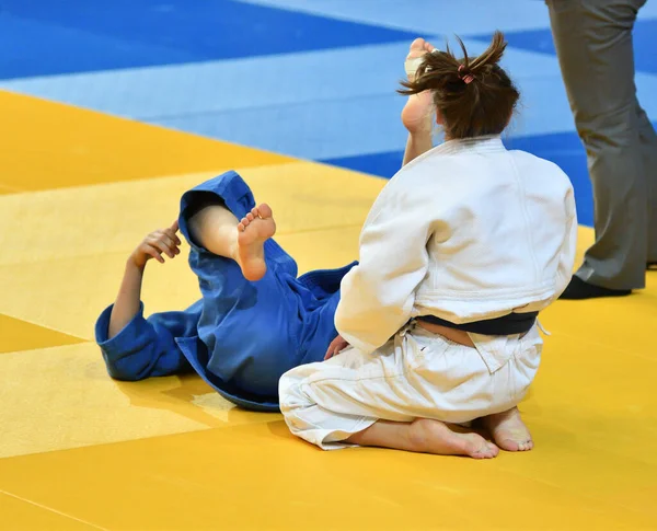 Two Girls Judoka Kimono Compete Tatami — Stock Photo, Image