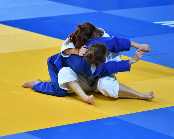 Two Girls Judoka Kimono Compete Tatami — Stock Photo, Image