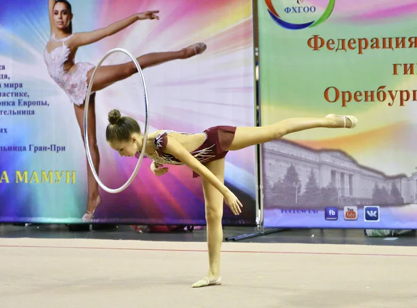 Orenburg Russia November 2017 Έτος Κορίτσια Διαγωνίζονται Στη Ρυθμική Γυμναστική — Φωτογραφία Αρχείου