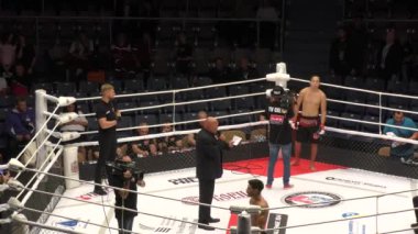 Orenburg, Rusya - 30 Ağustos 2019: Erkekler Uluslararası Dövüş Sanatları Turnuvası (MMA) M - 1 Challenge 104