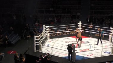 Orenburg, Rusya - 30 Ağustos 2019: Erkekler Uluslararası Dövüş Sanatları Turnuvası (MMA) M - 1 Challenge 104