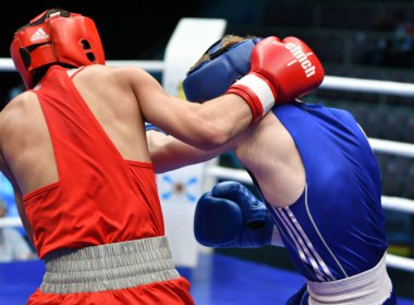 Orenburg, Rusya - 7 Mayıs 2017: Çocuk boksörler arasında 1999-2000 yılları arasında Rusya Şampiyonası 'na katılan boksörler