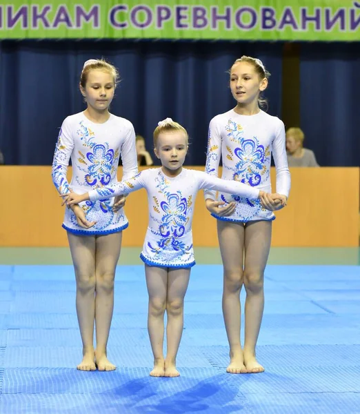 Orenburg Rússia Maio 2017 Anos Menina Competir Acrobacias Esportivas Open — Fotografia de Stock