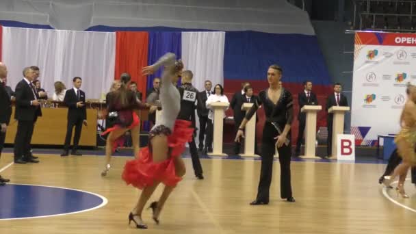 Orenburg Rusia Noviembre 2019 Chica Joven Compiten Los Bailes Deportivos — Vídeos de Stock