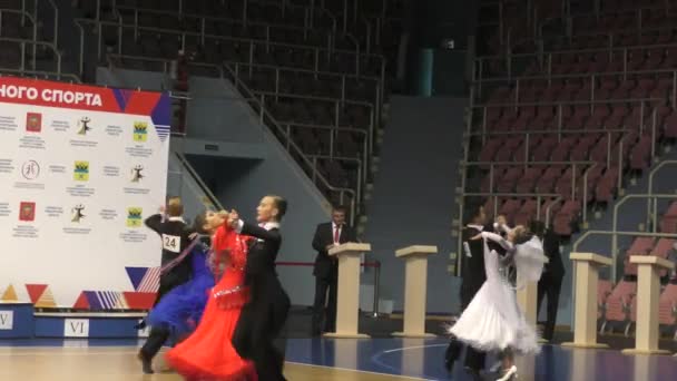 Orenburg Rusia Noviembre 2019 Chica Joven Compiten Los Bailes Deportivos — Vídeo de stock